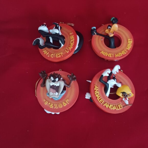 Lot Of 4 Bradford Exchange Editions Warner Bros Looney Tunes Christmas Ornaments - Picture 1 of 11